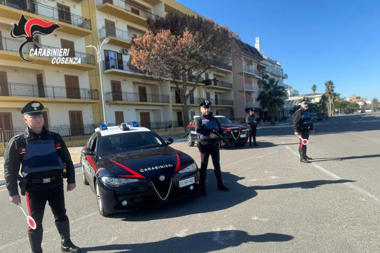 CARIATI. ARRESTATO UN 40ENNE PER MALTRATTAMENTI IN FAMIGLIA