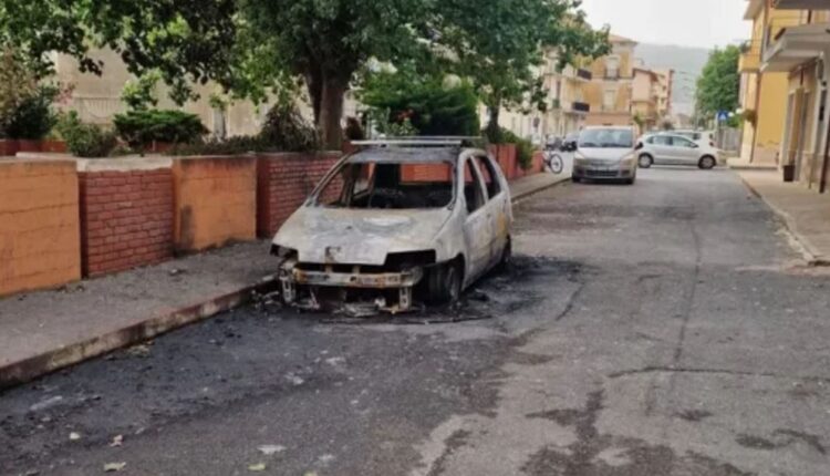 INTIMIDAZIONE AD AMANTEA: INCENDIATI MEZZI DEL CONSIGLIERE CAMPANELLA