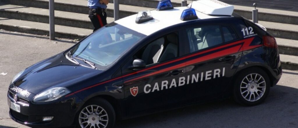 NASCONDEVANO COLTELLI: ARRESTATA COPPIA DI RAGUSANI A CROTONE