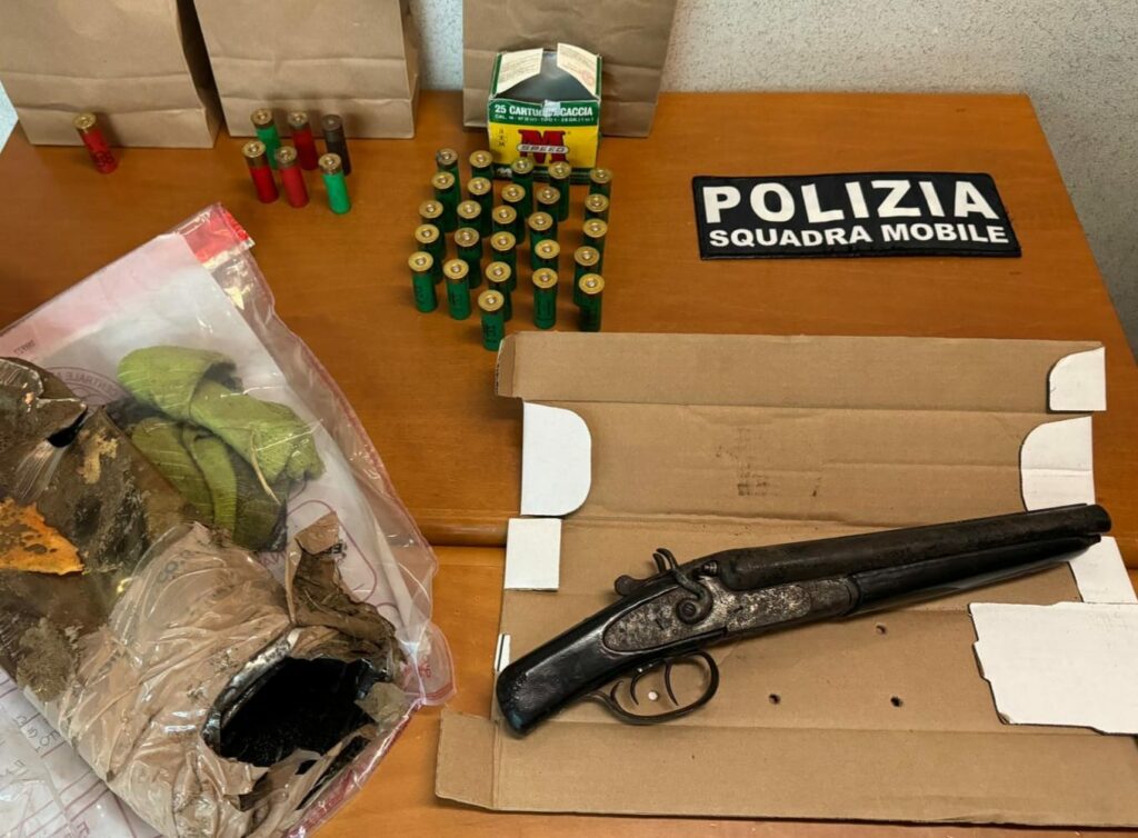 SAN GREGORIO D’IPPONA. SCOPERTO E SEQUESTRATO UN FUCILE A CANNE MOZZE: UN ARRESTO